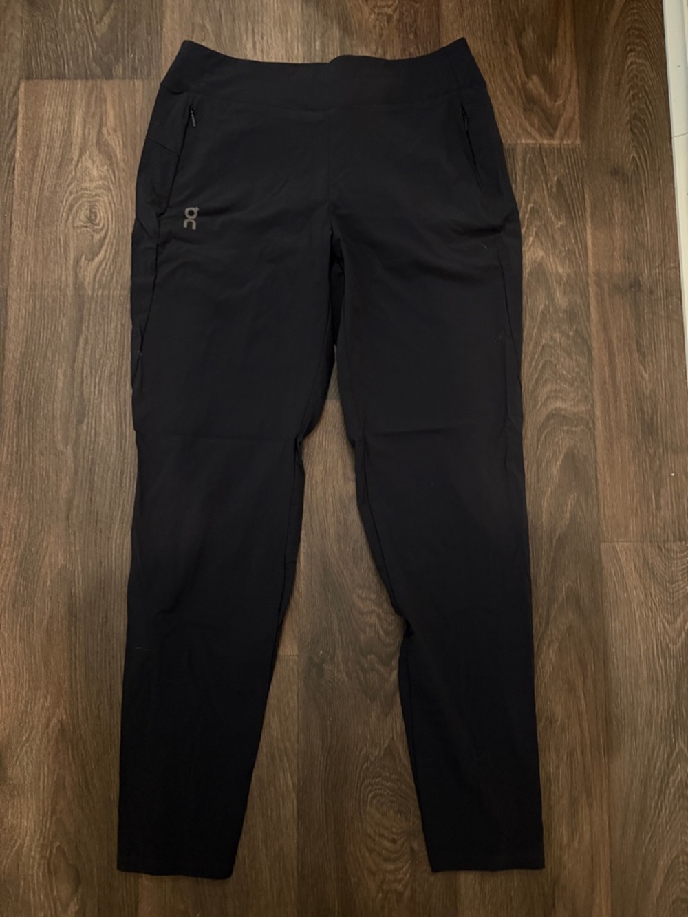 On Running “run on clouds” Lightweight Pants